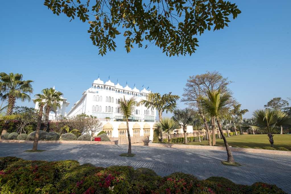 Radisson Blu Udaipur Palace Resort & Spa Exterior photo